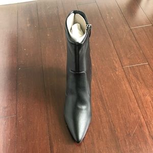 Marc Fisher Adia black bootie size 10